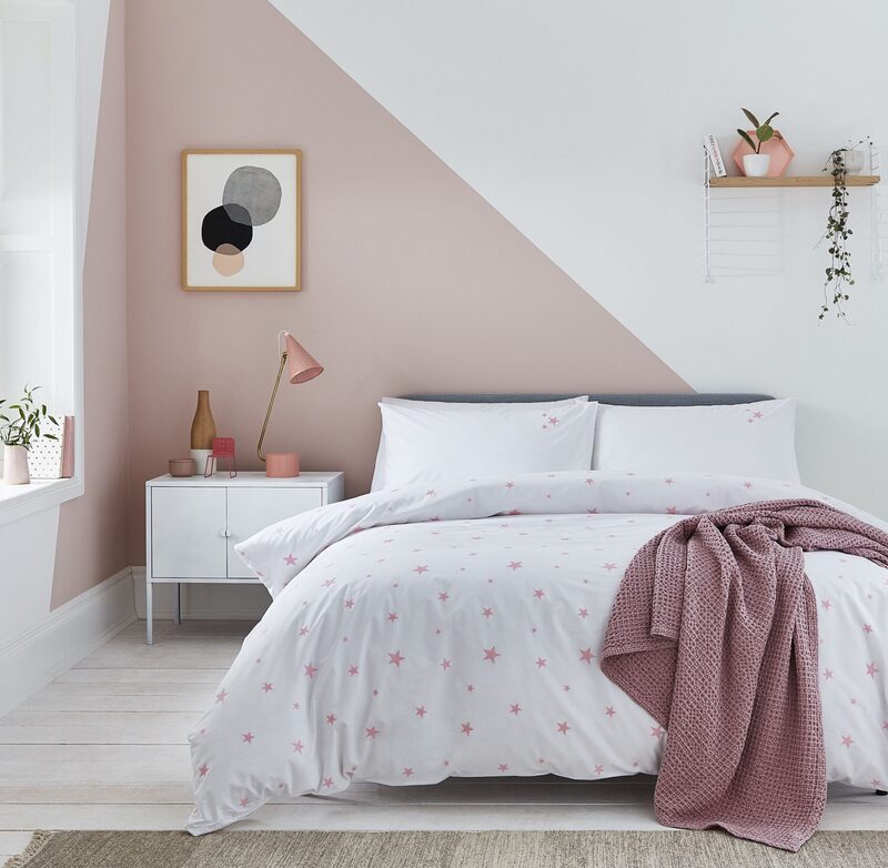 phòng ngủ thiết kế đơn giản dành cho các bé gái